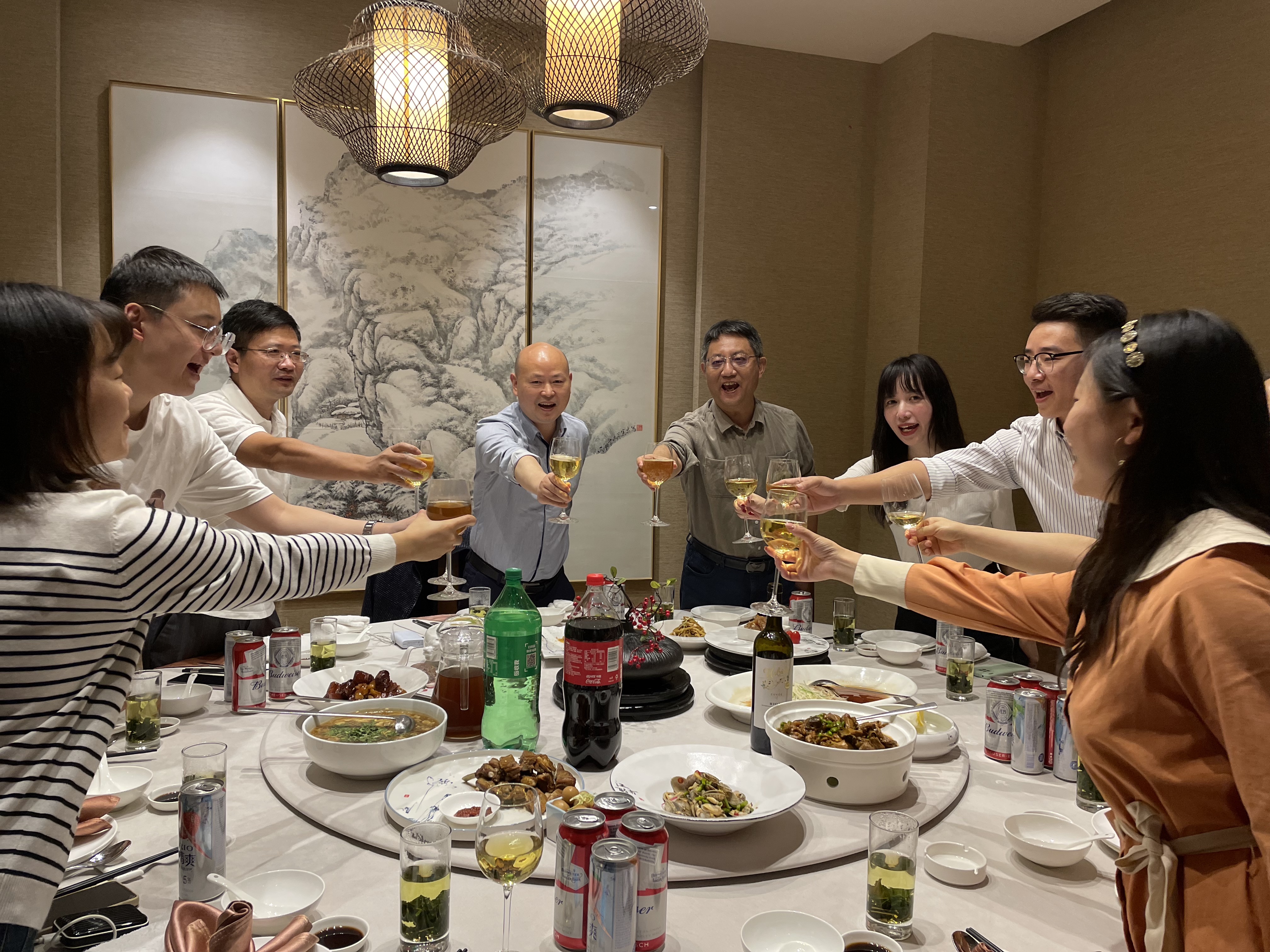 1666603898375797.jpg 欢乐团聚.jpg