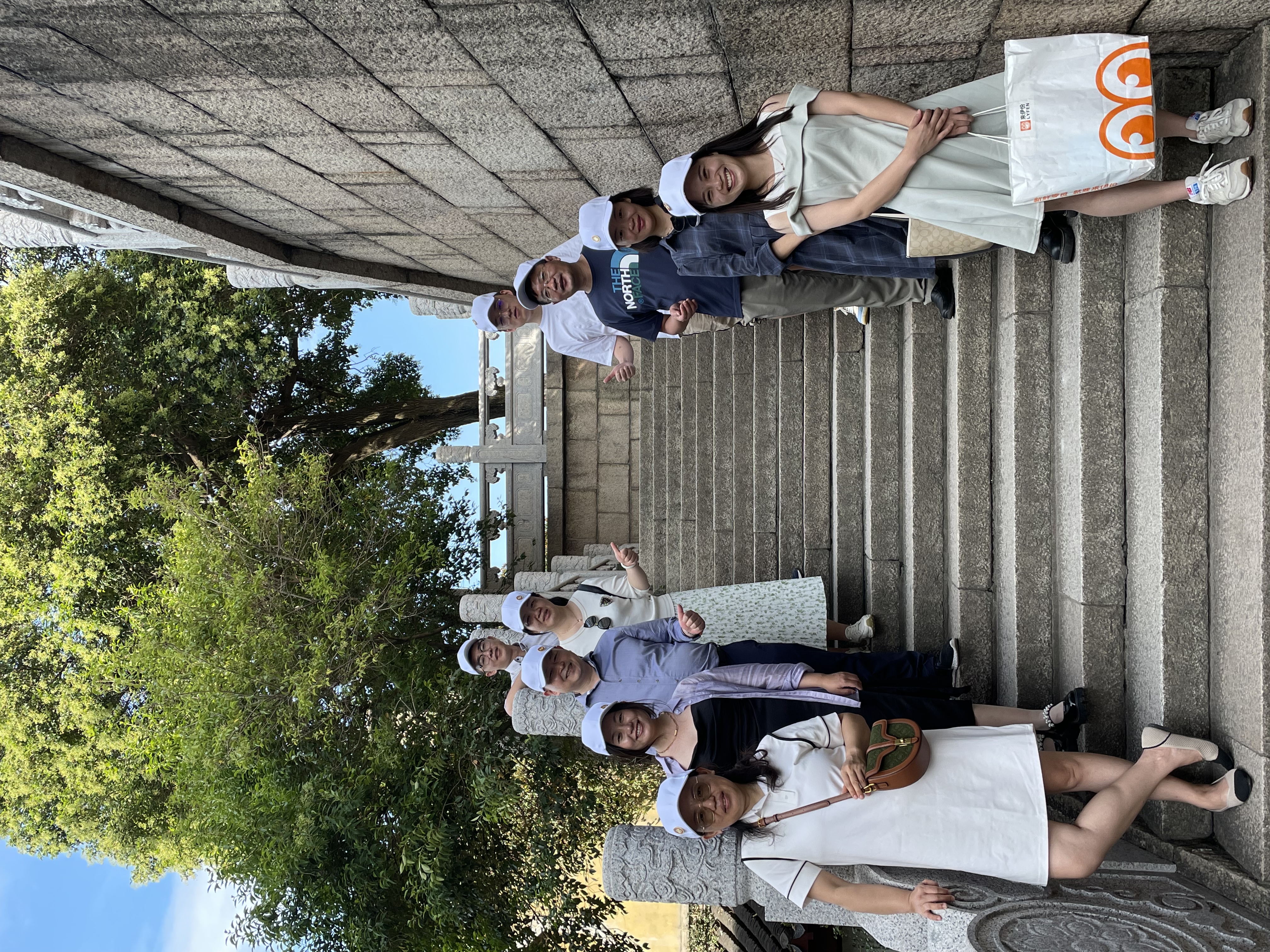 1666604750209798.jpg 金山寺合影2.jpg