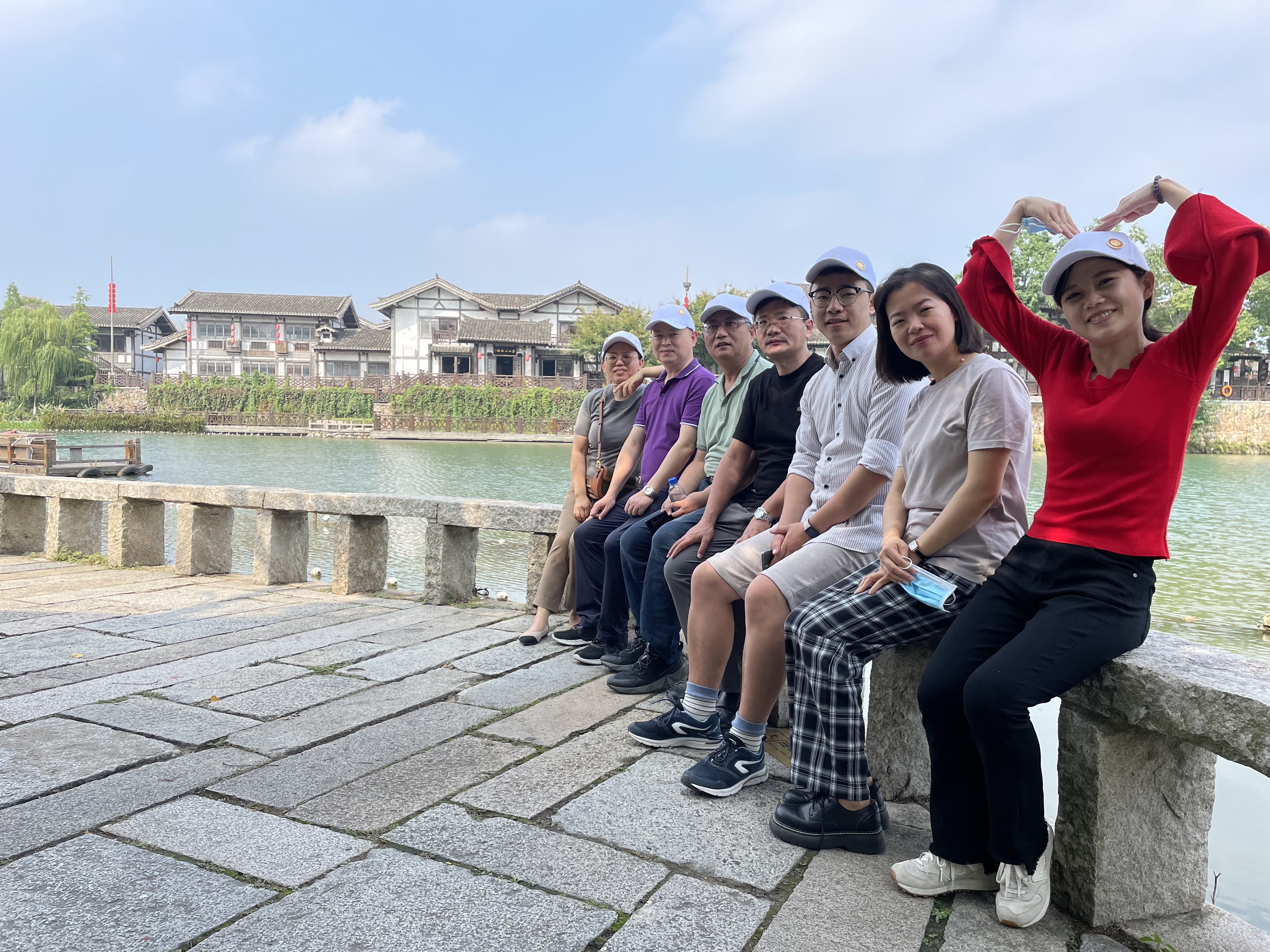 1666605593280814.jpg 盐湖城合影2.jpg